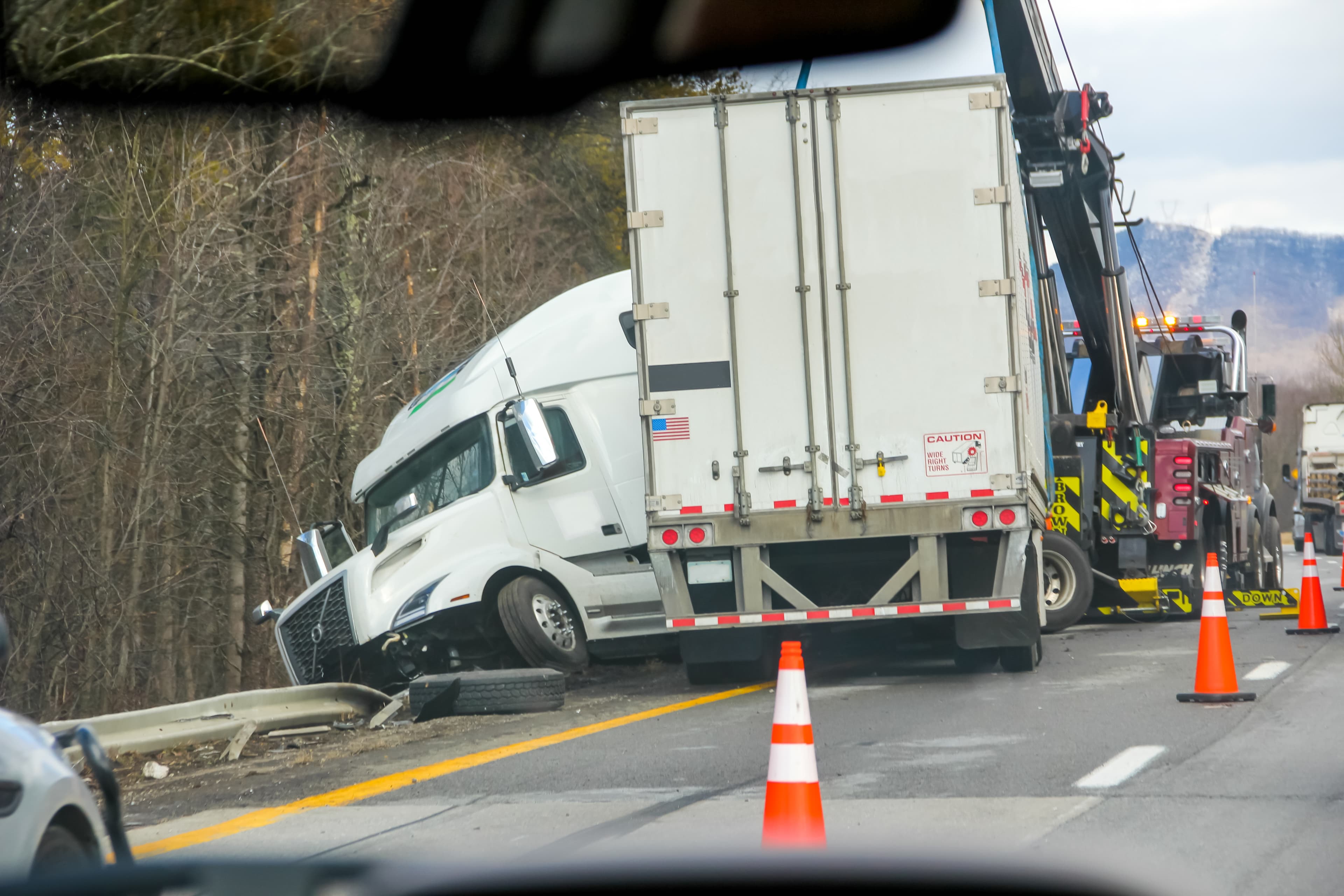 What Are the Top Causes of Commercial Vehicle Crashes?